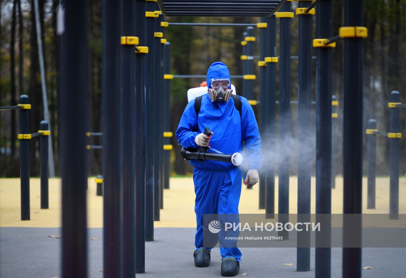 Дезинфекция открытых уличных пространств в Москве 