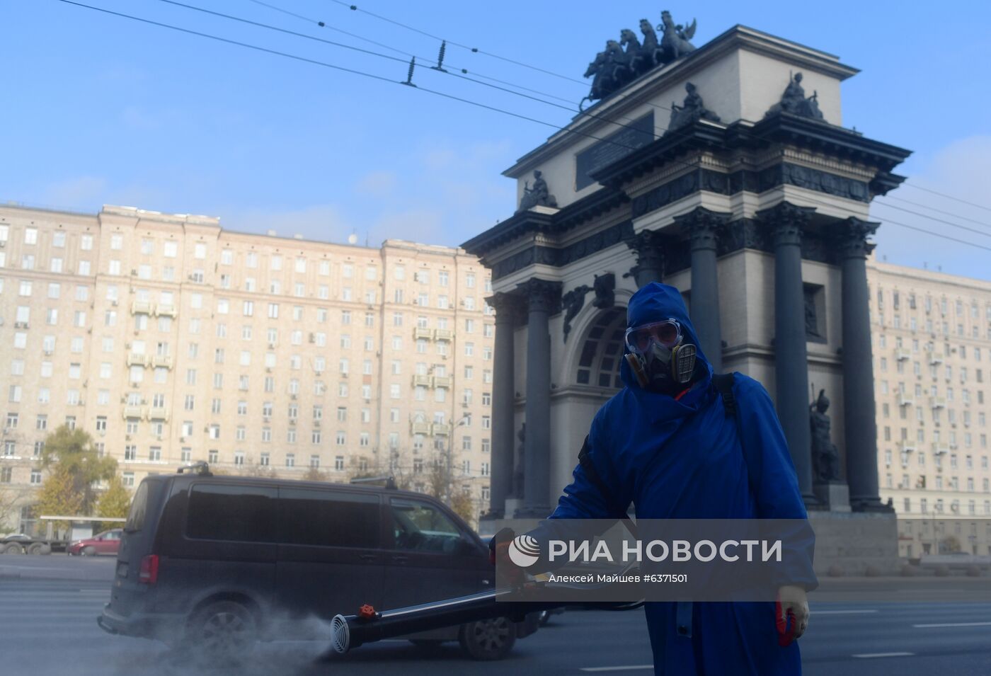 Дезинфекция открытых уличных пространств в Москве 