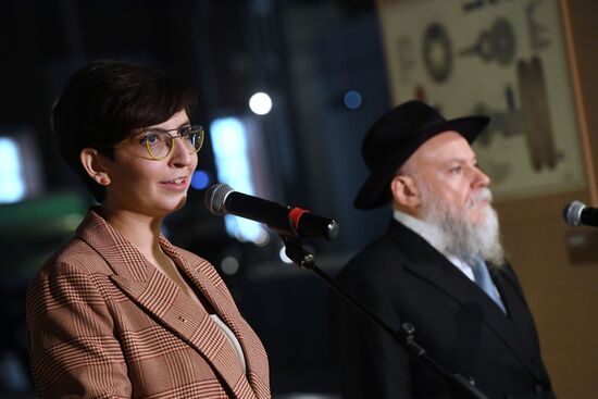 Выставка "Дом для машин. Бахметьевский и другие гаражи" в Москве