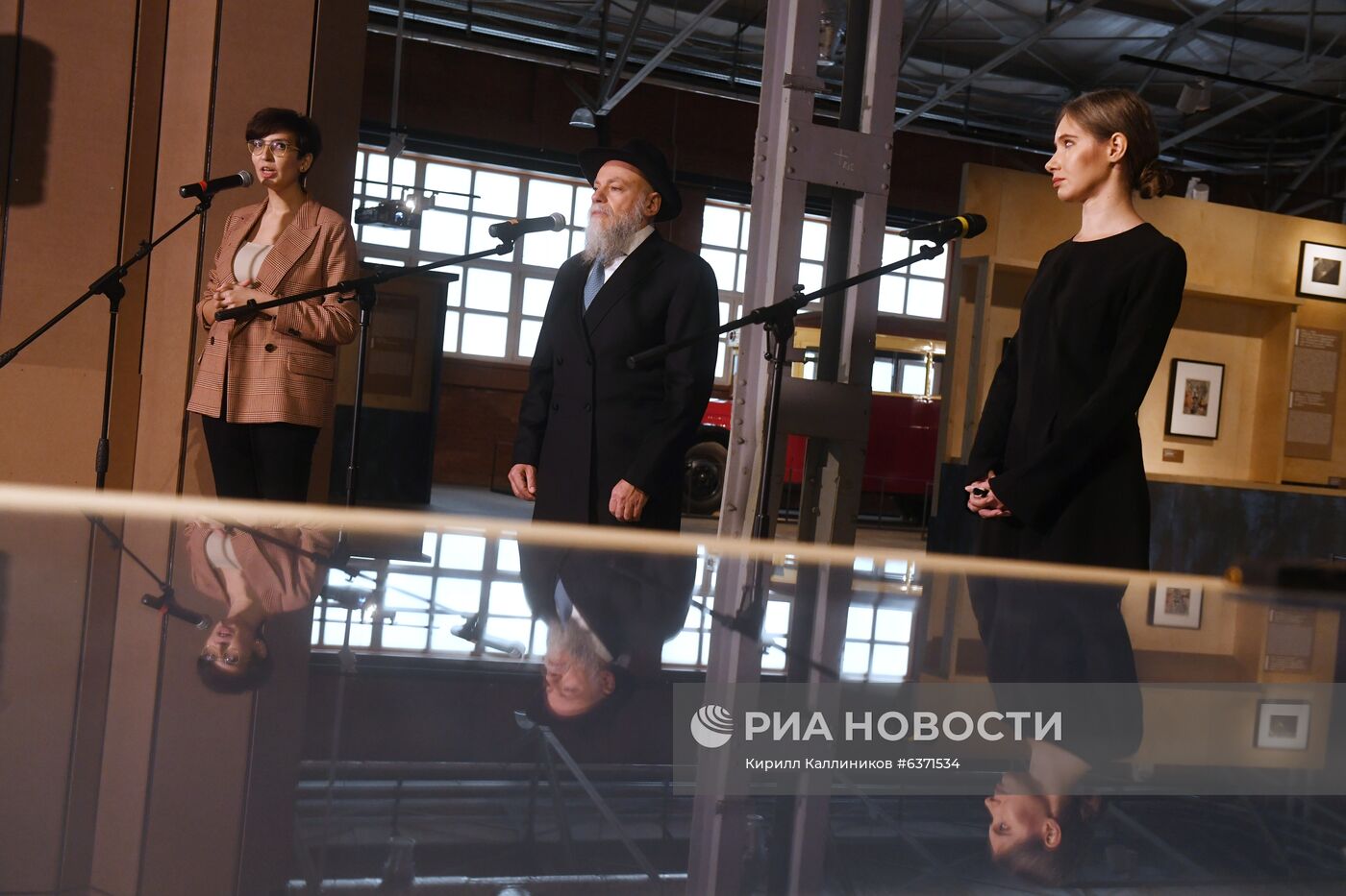 Выставка "Дом для машин. Бахметьевский и другие гаражи" в Москве