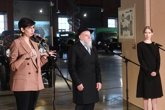 Выставка "Дом для машин. Бахметьевский и другие гаражи" в Москве