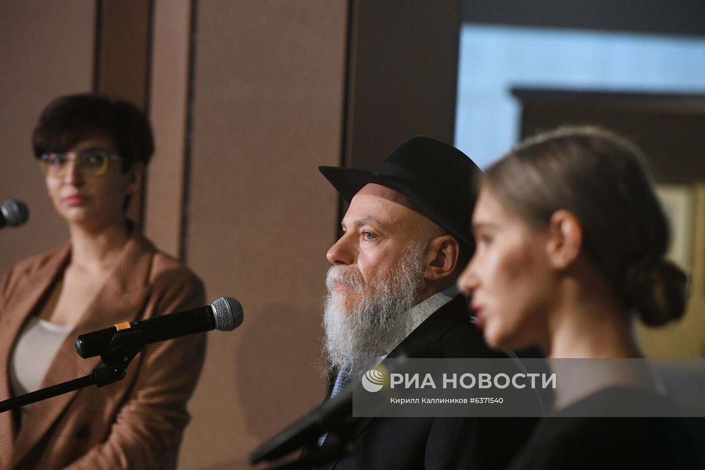Выставка "Дом для машин. Бахметьевский и другие гаражи" в Москве
