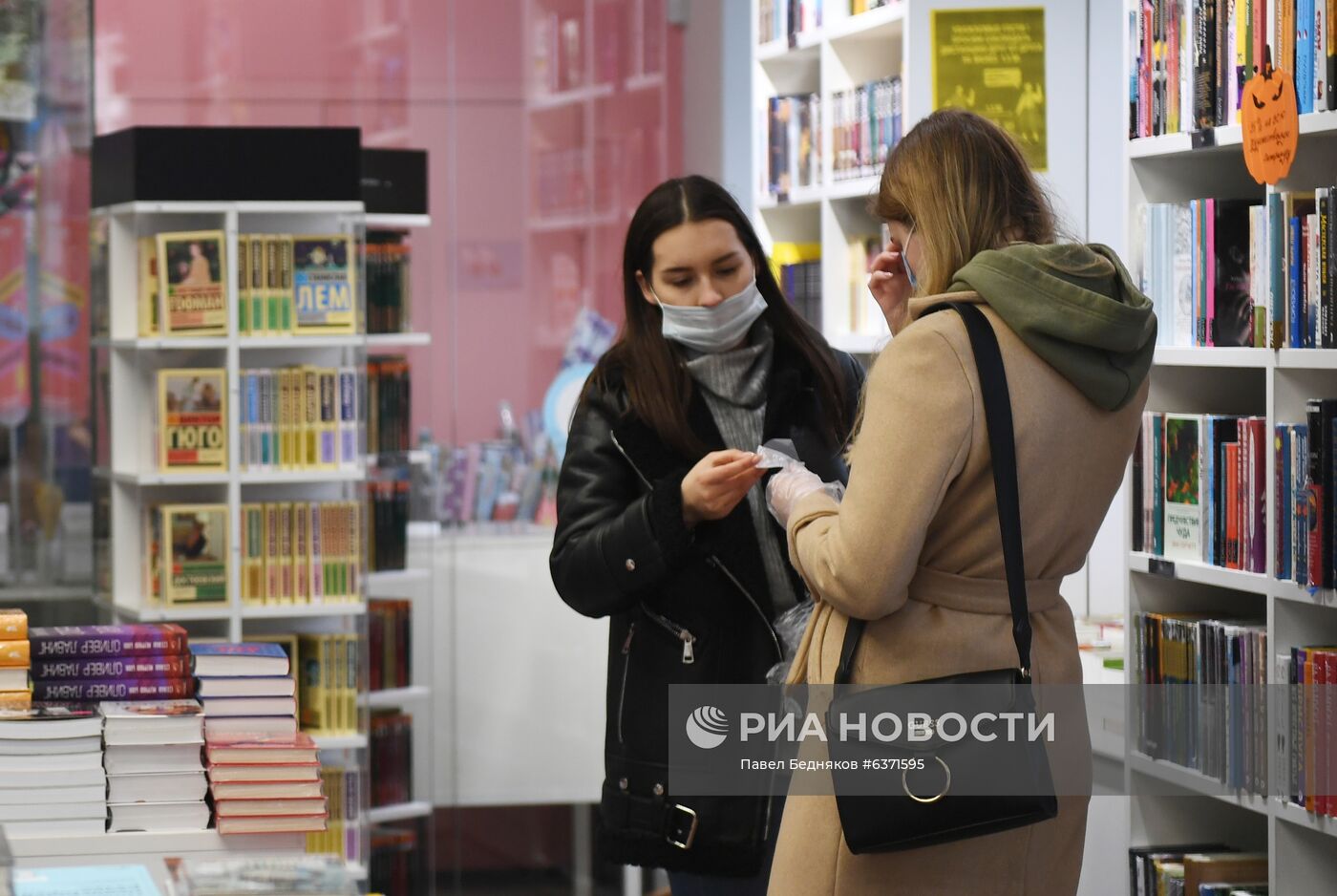 Сеть книжных магазинов "Республика" объявлена банкротом из-за пандемии коронавируса