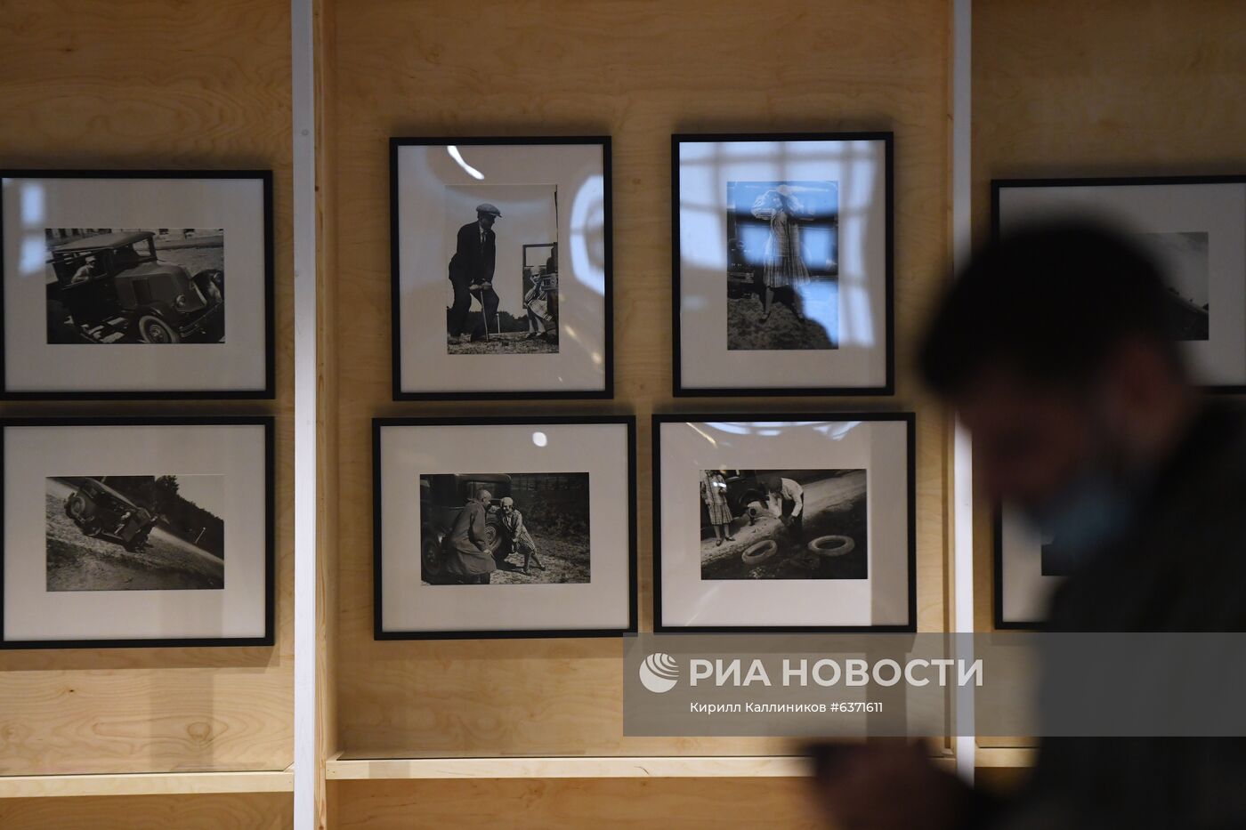 Выставка "Дом для машин. Бахметьевский и другие гаражи" в Москве