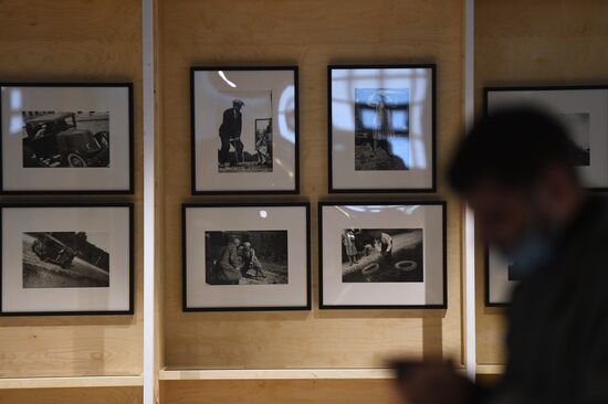 Выставка "Дом для машин. Бахметьевский и другие гаражи" в Москве