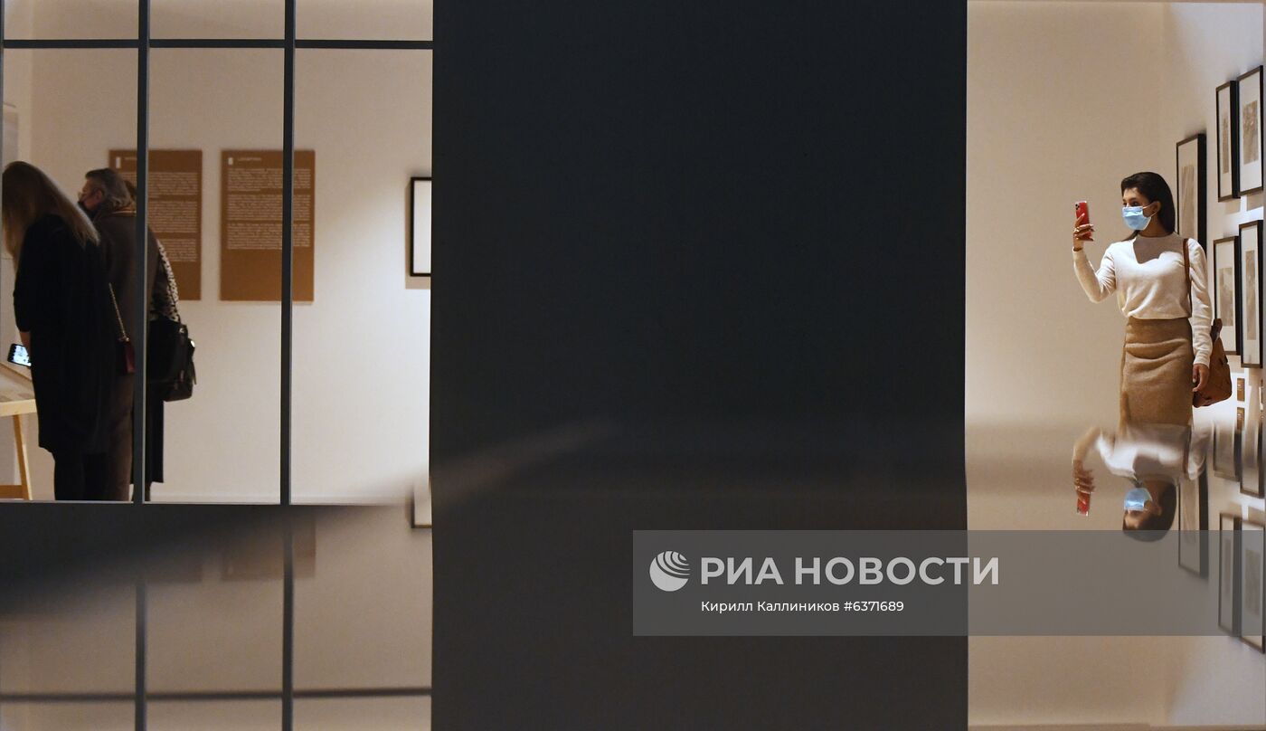 Выставка "Дом для машин. Бахметьевский и другие гаражи" в Москве