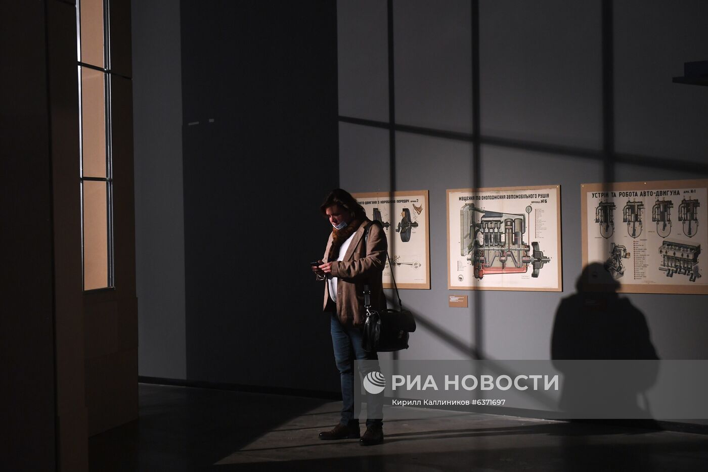 Выставка "Дом для машин. Бахметьевский и другие гаражи" в Москве