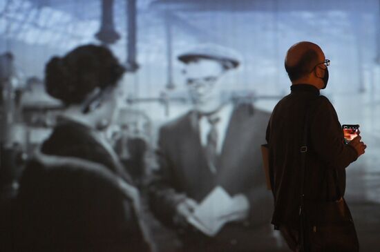 Выставка "Дом для машин. Бахметьевский и другие гаражи" в Москве