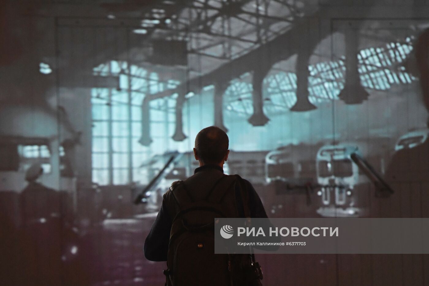 Выставка "Дом для машин. Бахметьевский и другие гаражи" в Москве