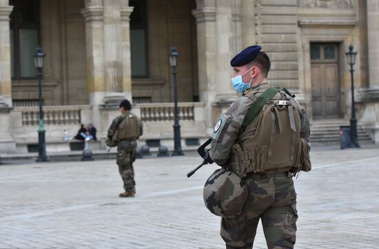 Во Франции вводится карантин в связи с коронавирусом