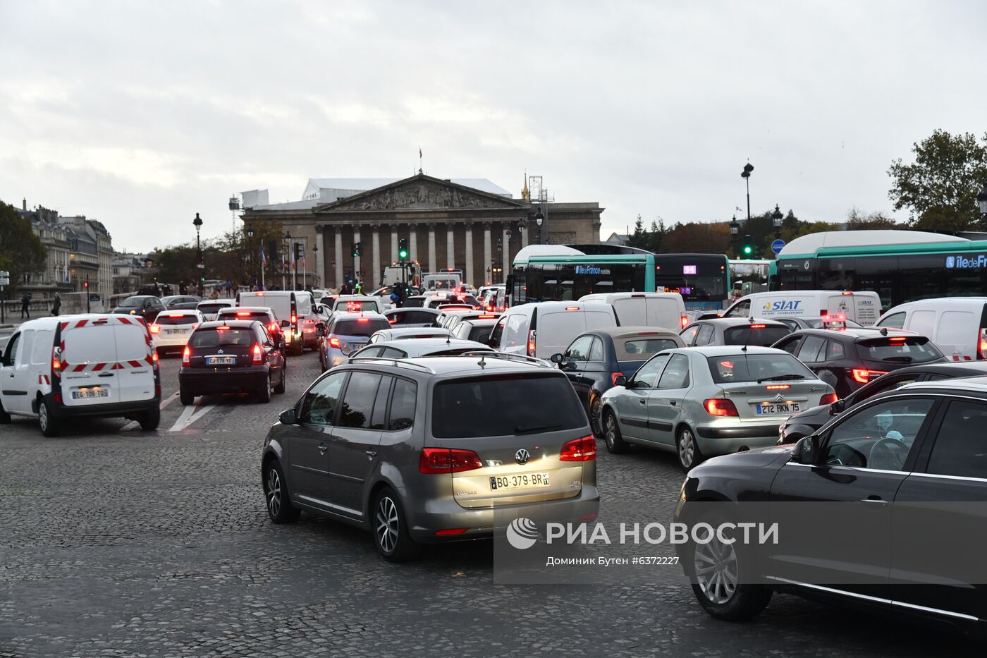 Во Франции вводится карантин в связи с коронавирусом