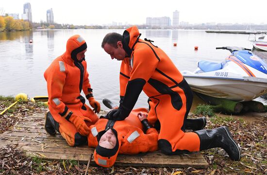 Подготовка водных спасателей к зиме