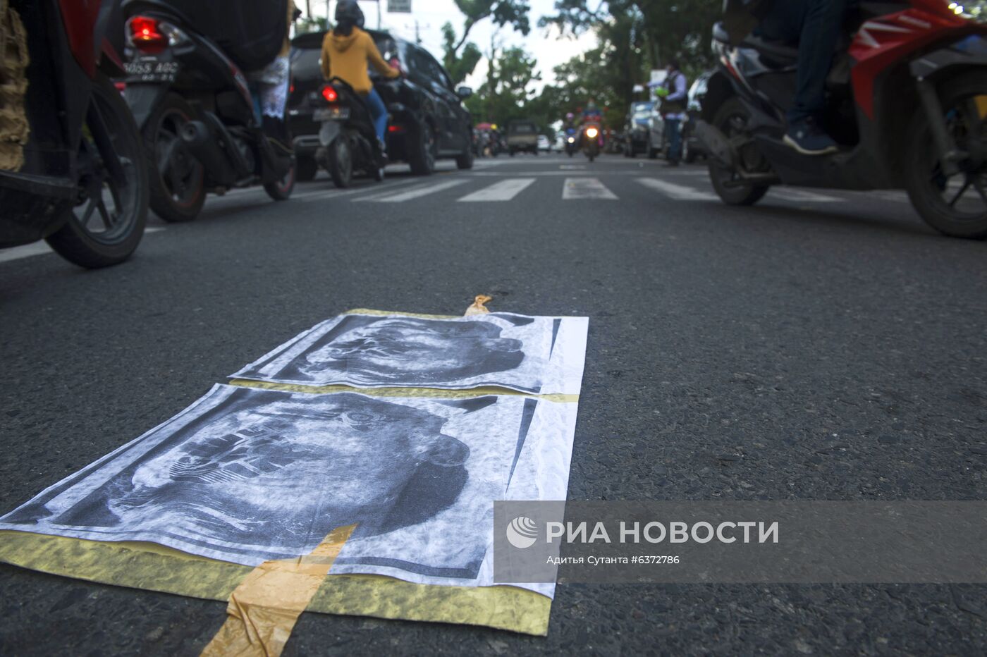 Акция в Индонезии против политики Э. Макрона