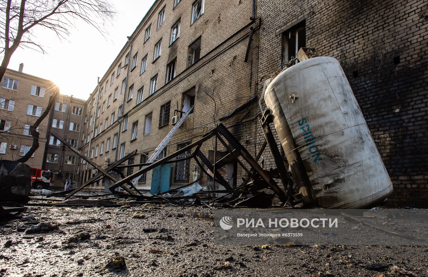 Последствия взрыва в больнице в Челябинске