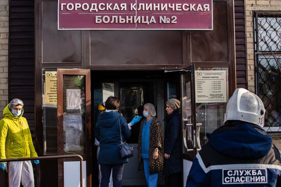 Последствия взрыва в больнице в Челябинске