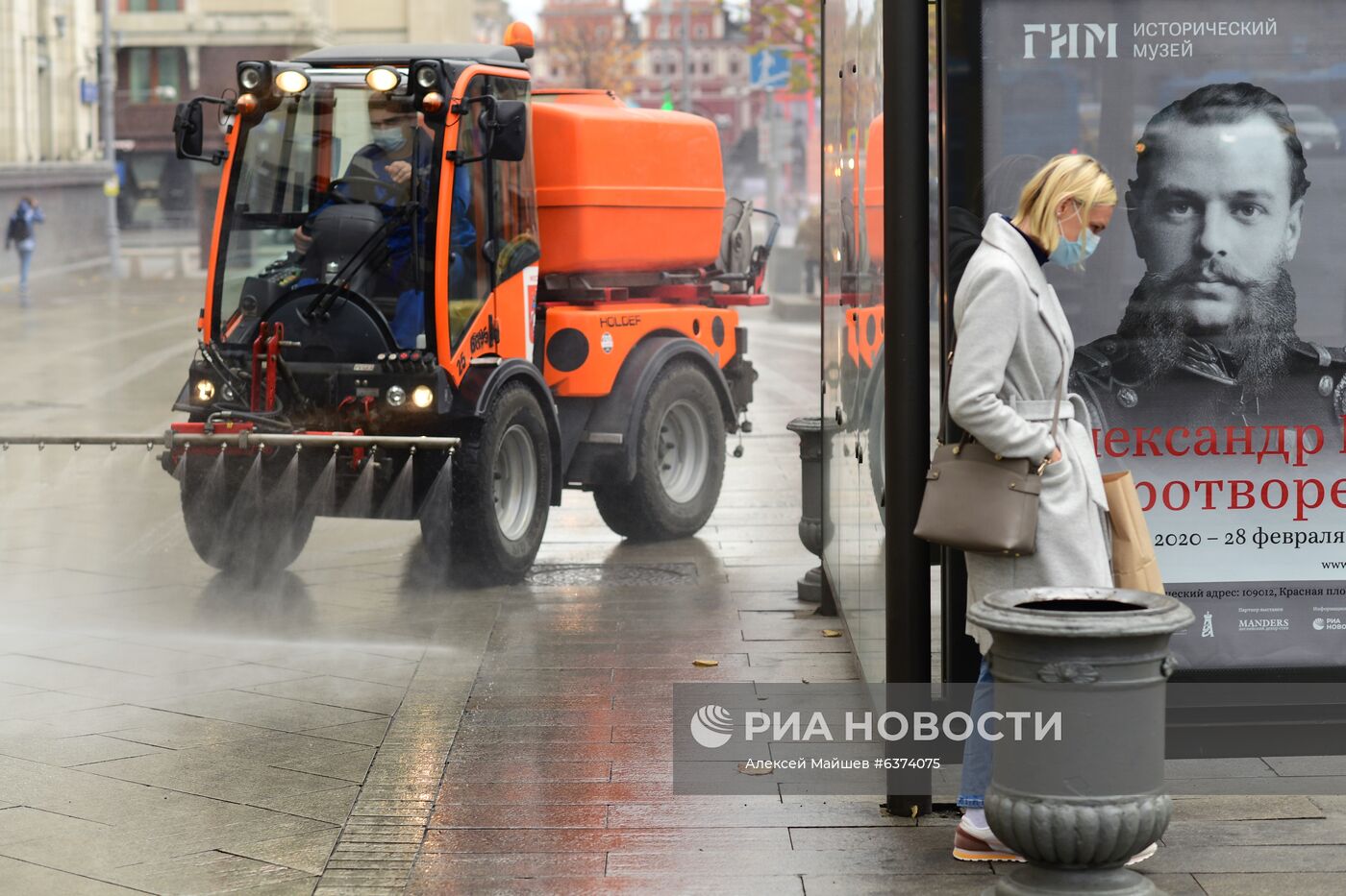 Промывка дорог и тротуаров концентрированным моющим средством в рамках подготовки к зиме