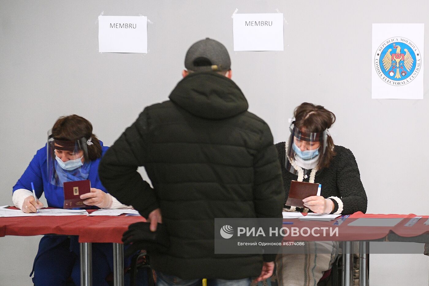 Голосование на выборах президента Молдавии в Москве