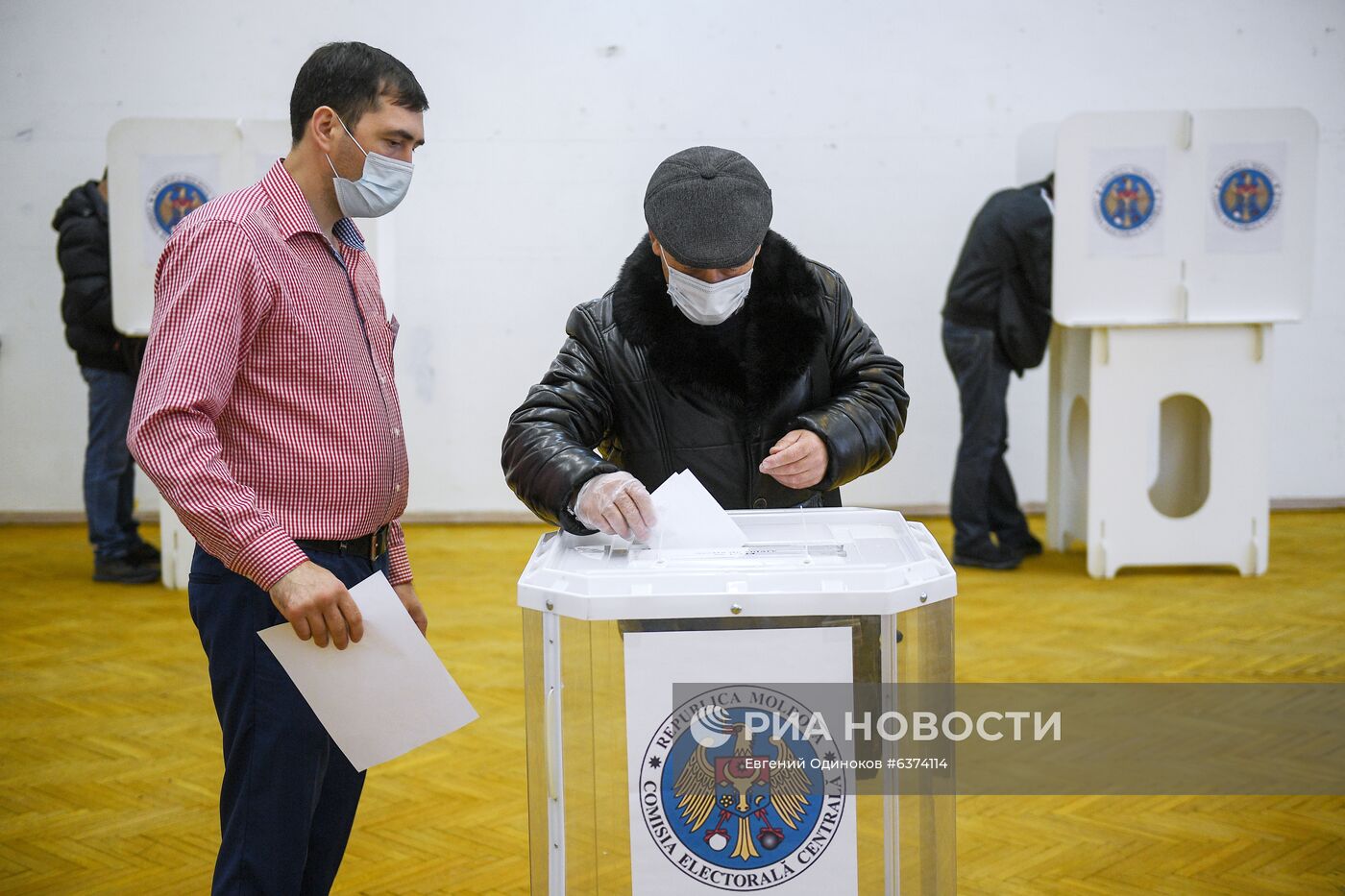 Голосование на выборах президента Молдавии в Москве