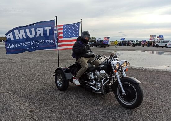 Автопробег сторонников Трампа в Нью-Йорке