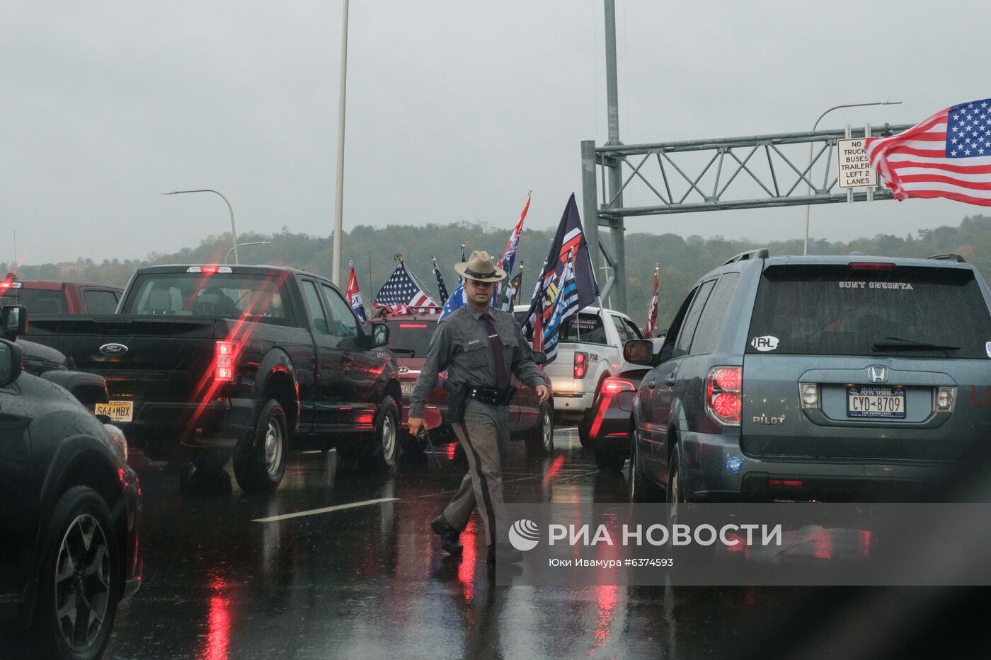 Автопробег сторонников Трампа в Нью-Йорке