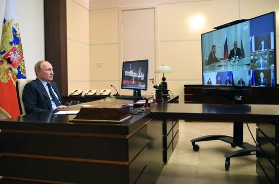 Встреча президента РФ В. Путина с руководством "Роскосмос"
