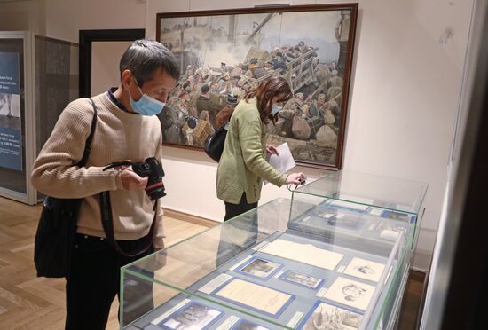 Выставка "То, что я должен сказать" в Музее современной истории России