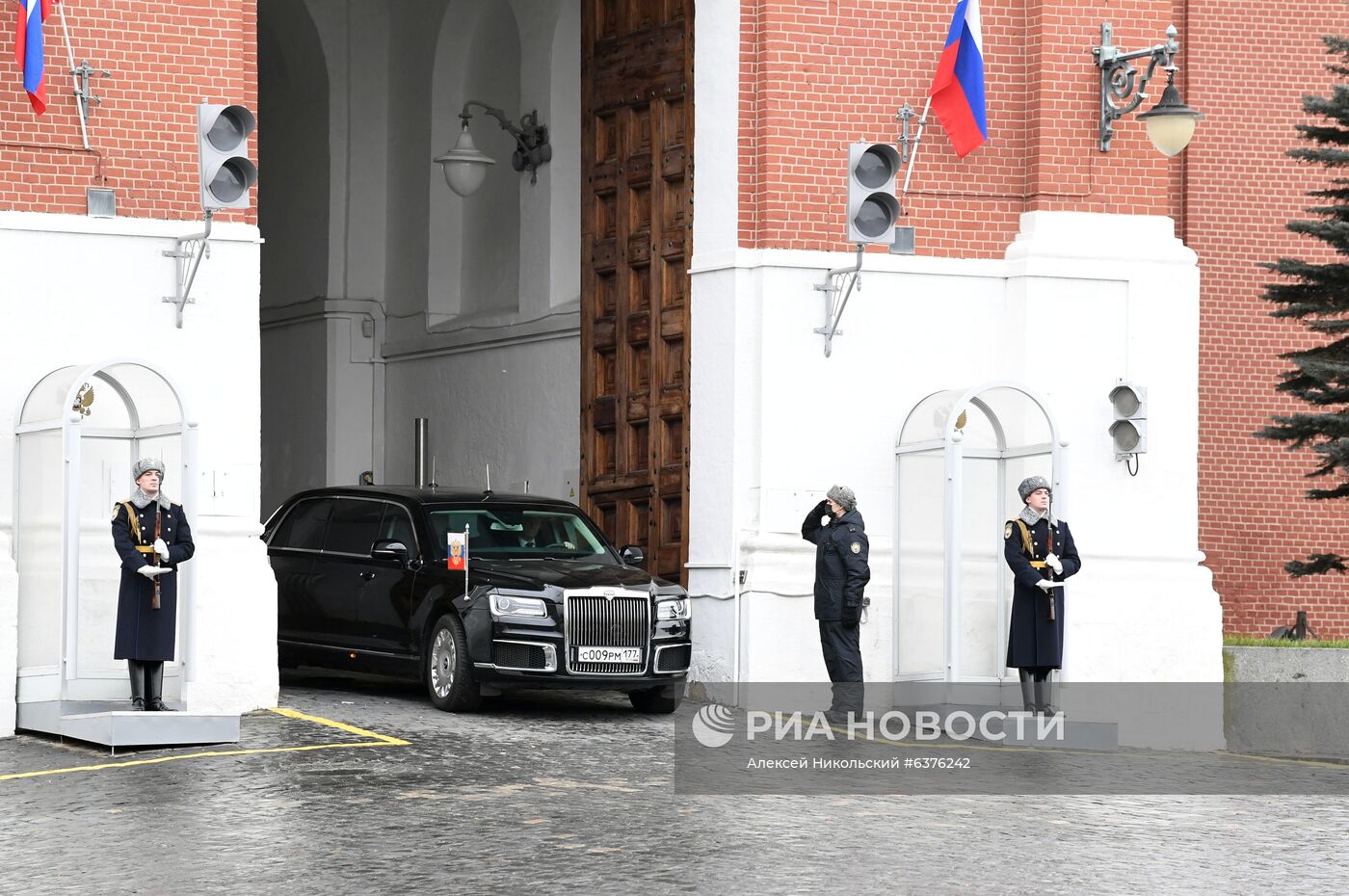 Президент РФ В. Путин принял участие в торжествах по случаю Дня народного единства