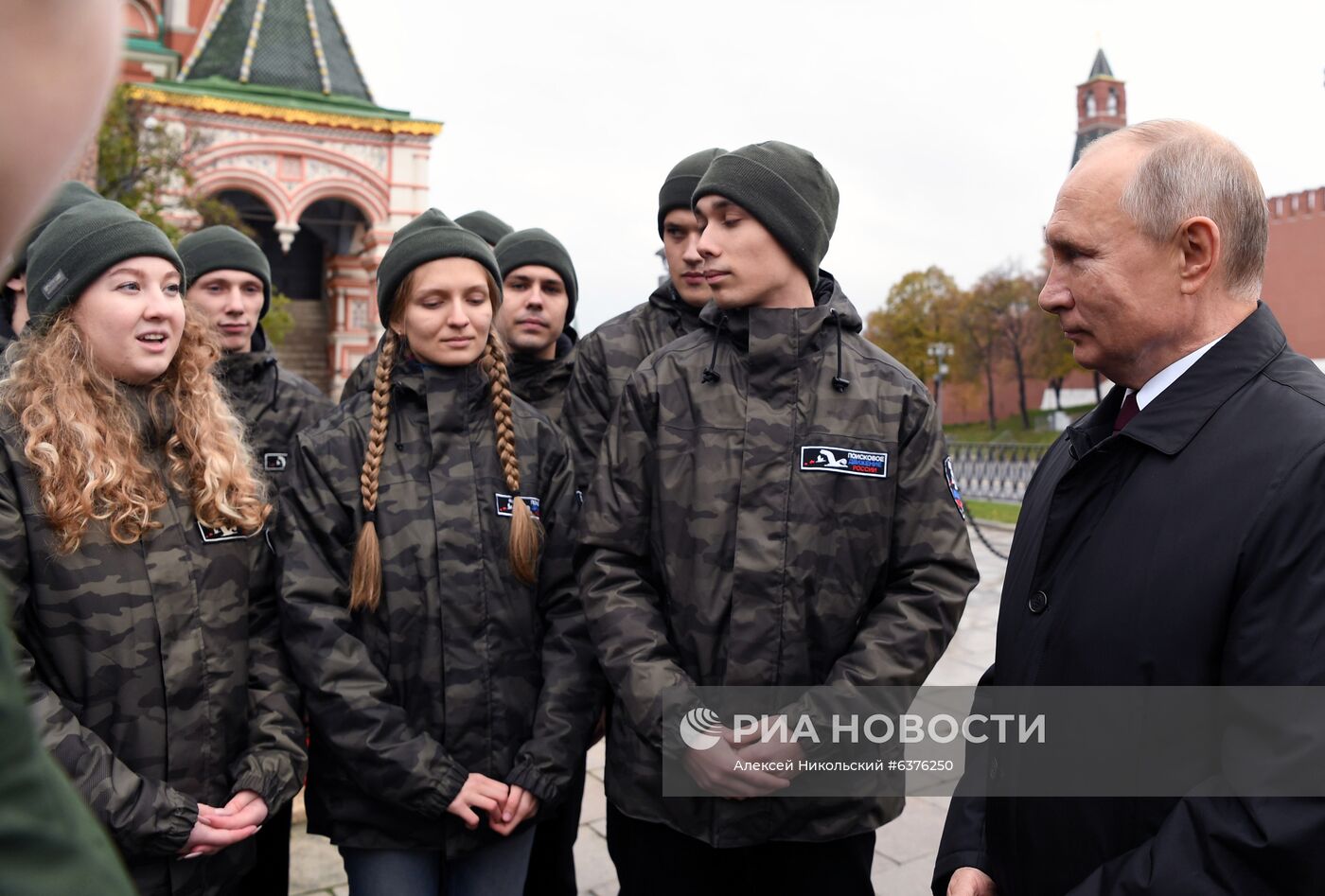 Президент РФ В. Путин принял участие в торжествах по случаю Дня народного единства