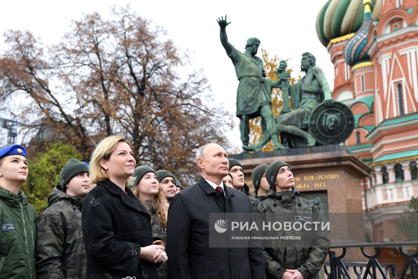 Президент РФ В. Путин принял участие в торжествах по случаю Дня народного единства