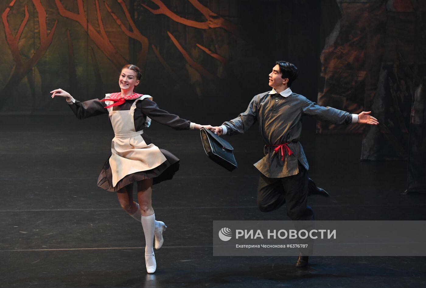 Одноактные спектакли театра танца "Гжель"