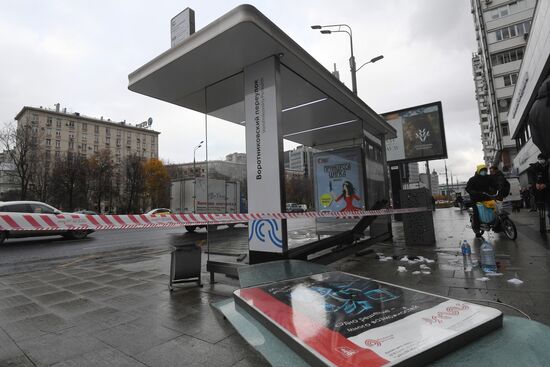 В центре Москвы машина въехала в остановку