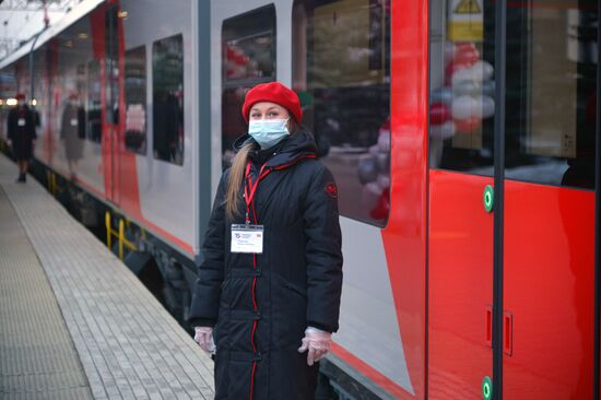 Первый рейс скоростного поезда "Ласточка" по маршруту Челябинск - Магнитогорск 