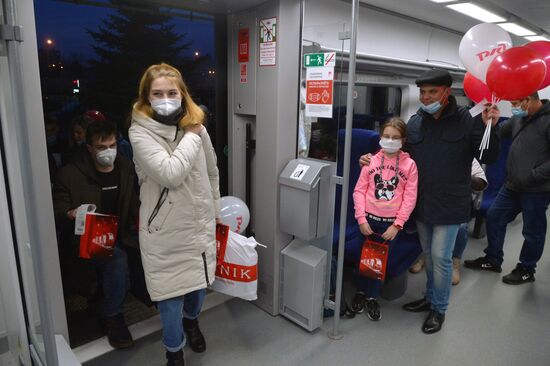 Первый рейс скоростного поезда "Ласточка" по маршруту Челябинск - Магнитогорск 