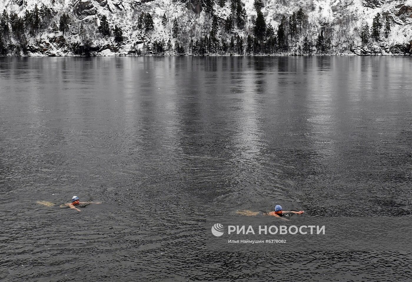 Открытие купального сезона моржей в Красноярске