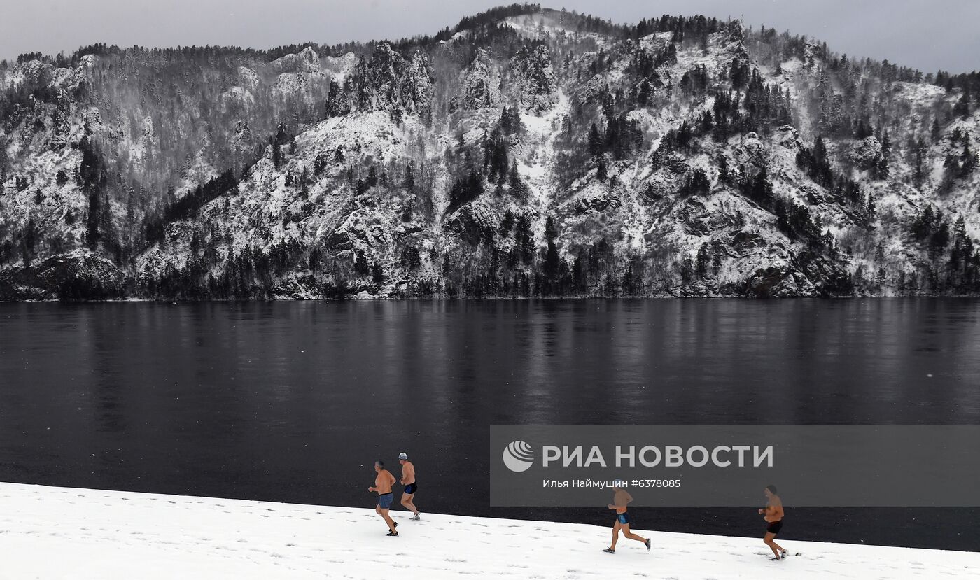 Открытие купального сезона моржей в Красноярске