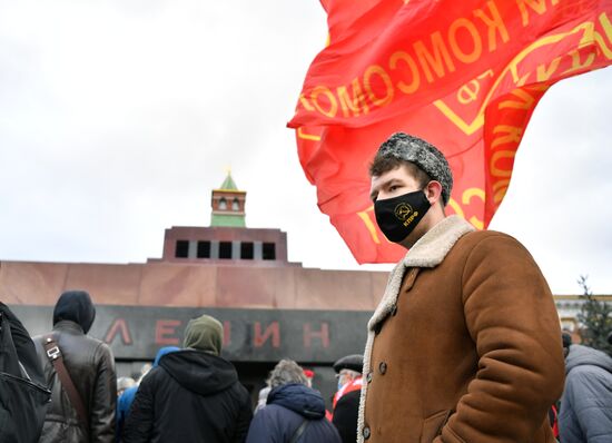 Возложение цветов в честь 103-й годовщины Великого Октября