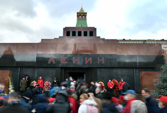 Возложение цветов в честь 103-й годовщины Великого Октября