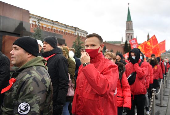 Возложение цветов в честь 103-й годовщины Великого Октября