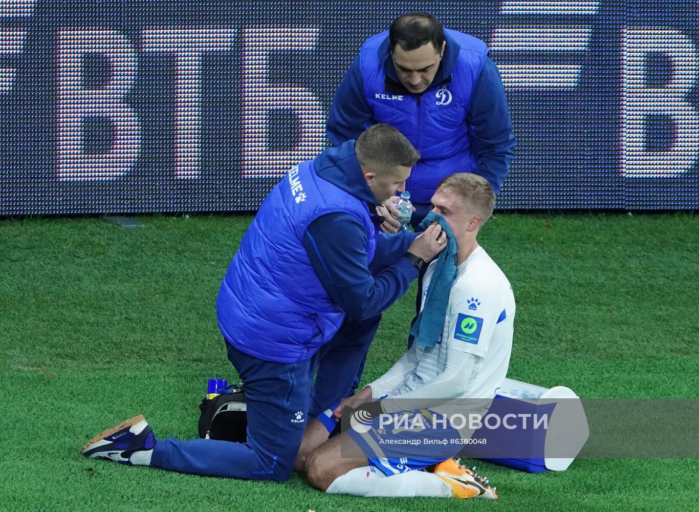 Футбол. РПЛ. Матч "Динамо" - "Локомотив"