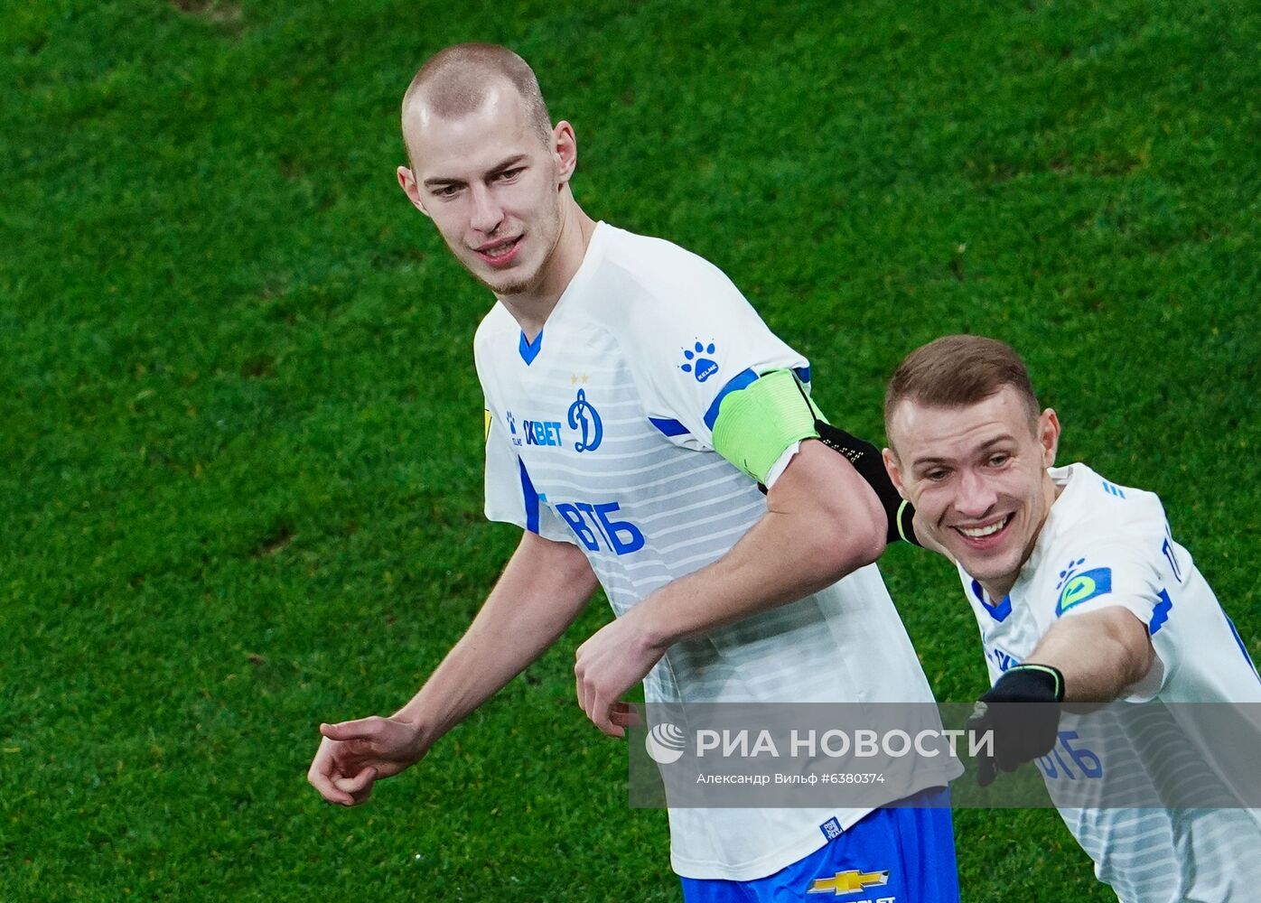 Футбол. РПЛ. Матч "Динамо" - "Локомотив"