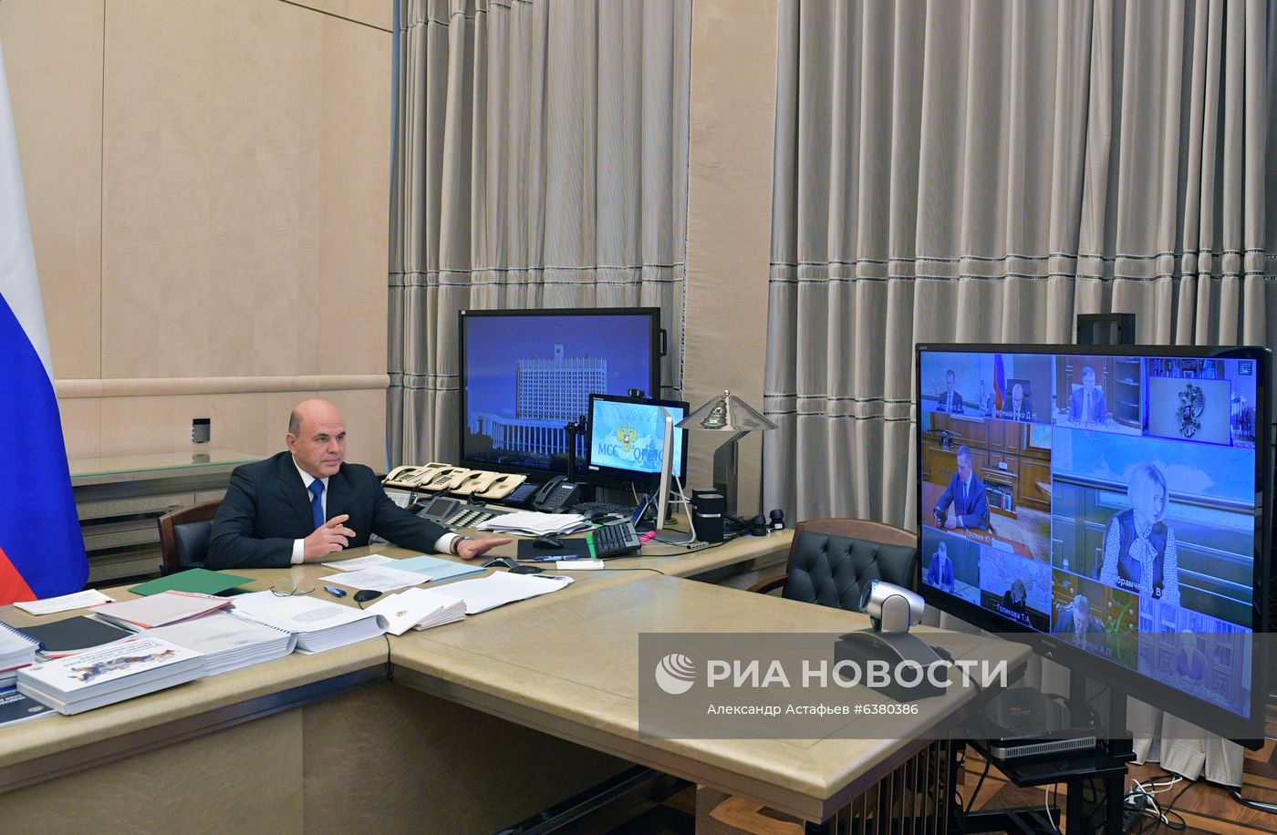 Премьер-министр РФ М. Мишустин провел совещание с вице-премьерами РФ
