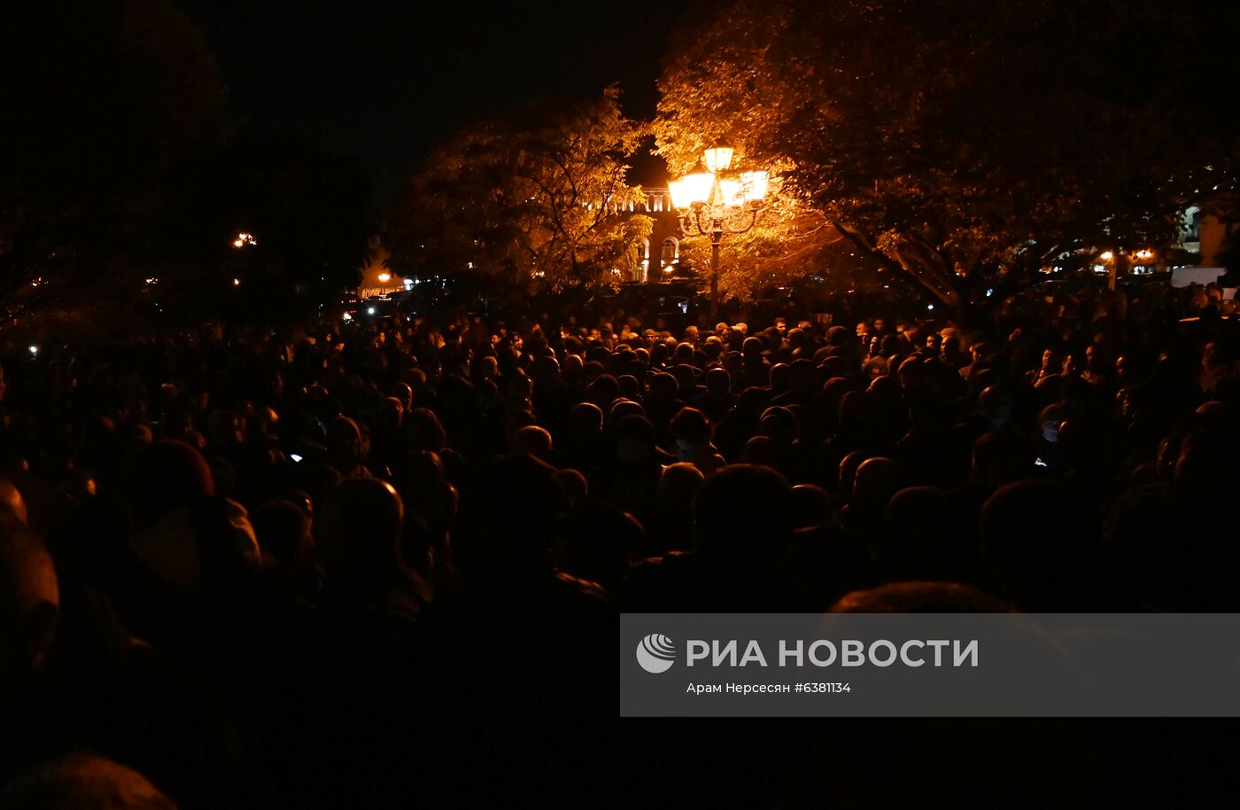 Ситуация у здания правительства Армении в Ереване