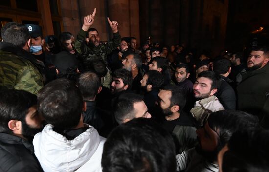 Ситуация у здания правительства Армении в Ереване