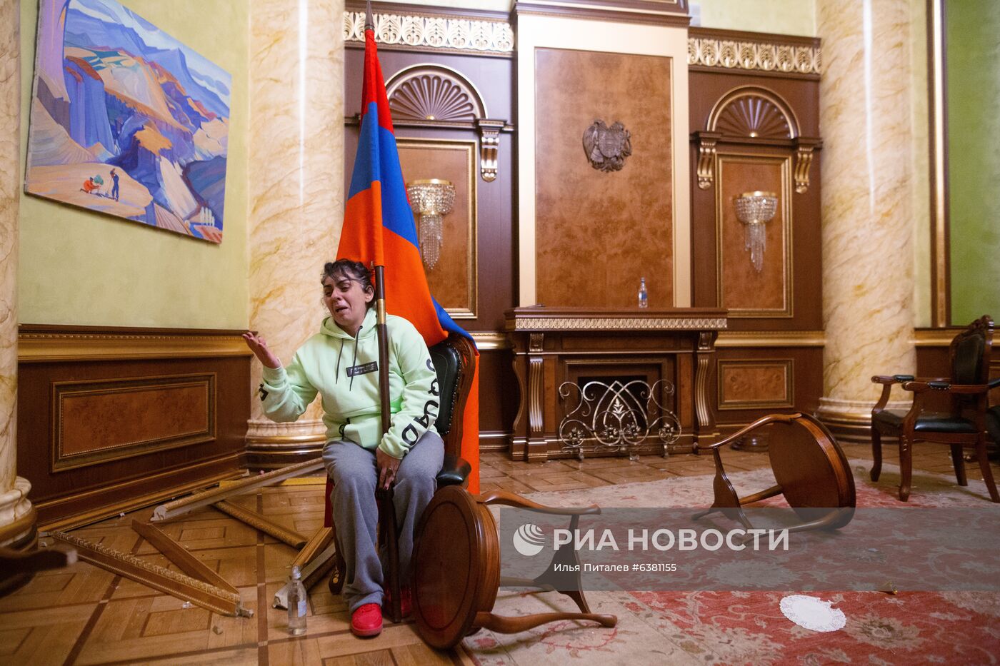 Ситуация у здания правительства Армении в Ереване