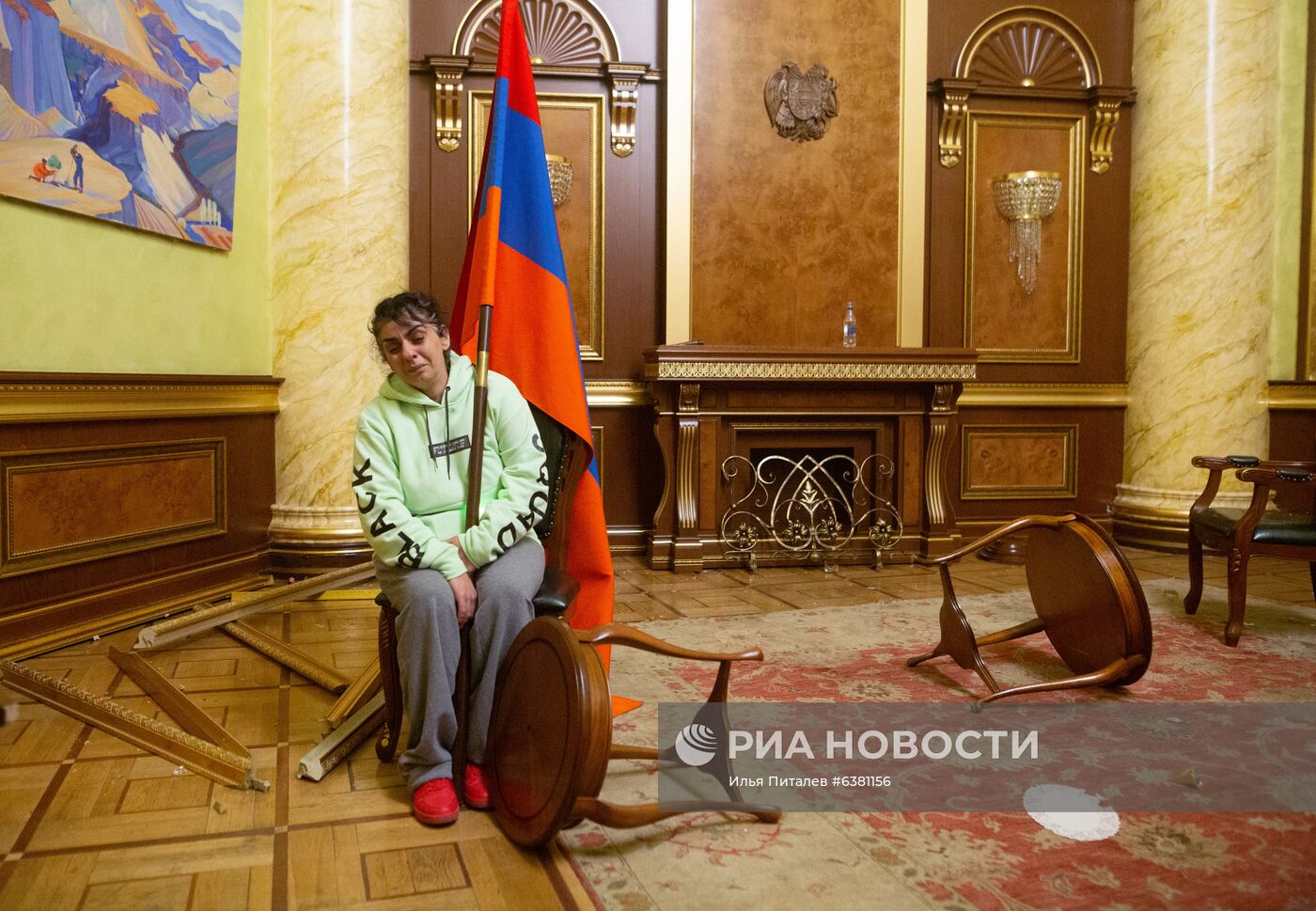 Ситуация у здания правительства Армении в Ереване