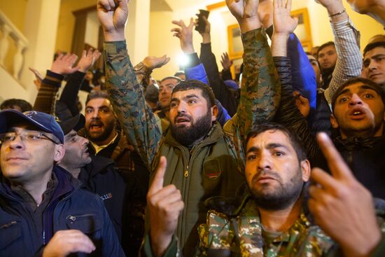 Ситуация у здания правительства Армении в Ереване