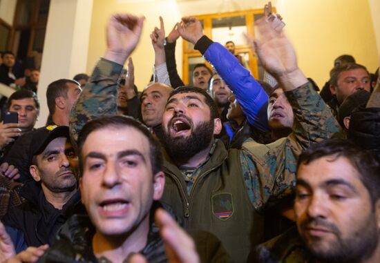 Ситуация у здания правительства Армении в Ереване