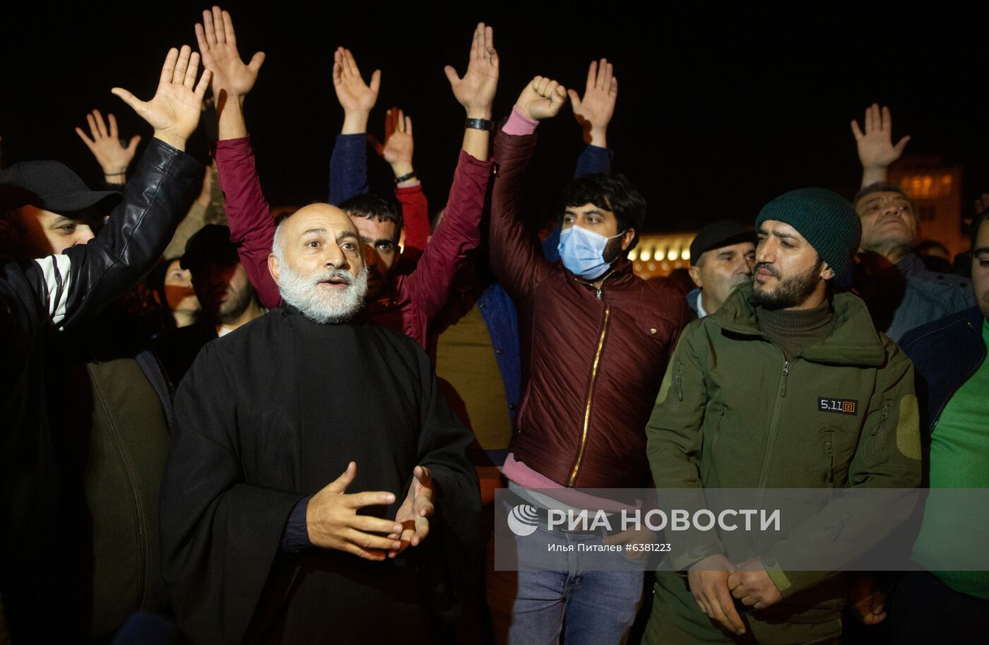 Ситуация у здания правительства Армении в Ереване