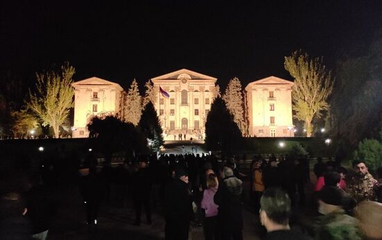 Ситуация у здания правительства Армении в Ереване