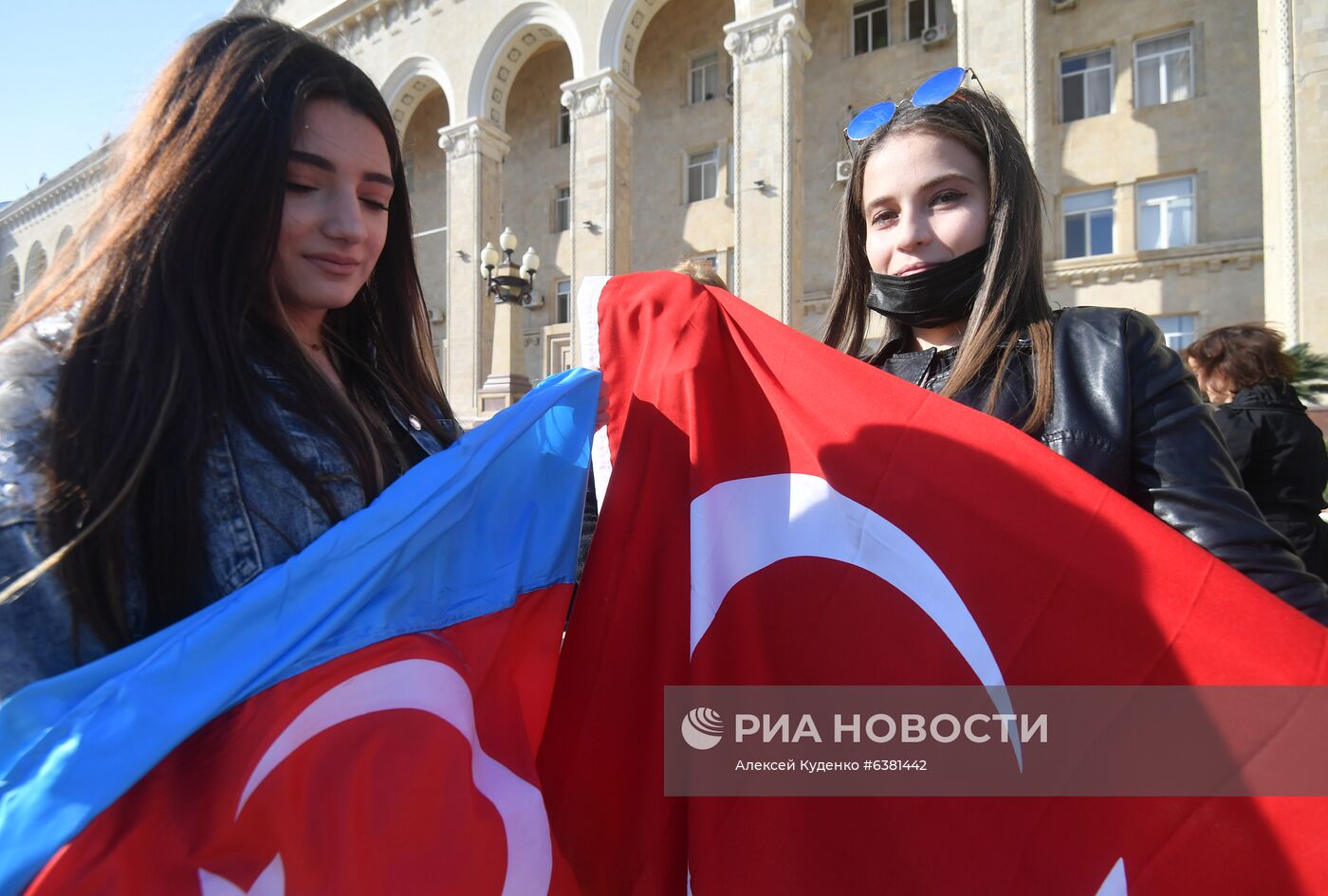 Ситуация в Азербайджане после принятия совместного заявления РФ, Азербайджана и Армении о прекращении огня в Карабахе